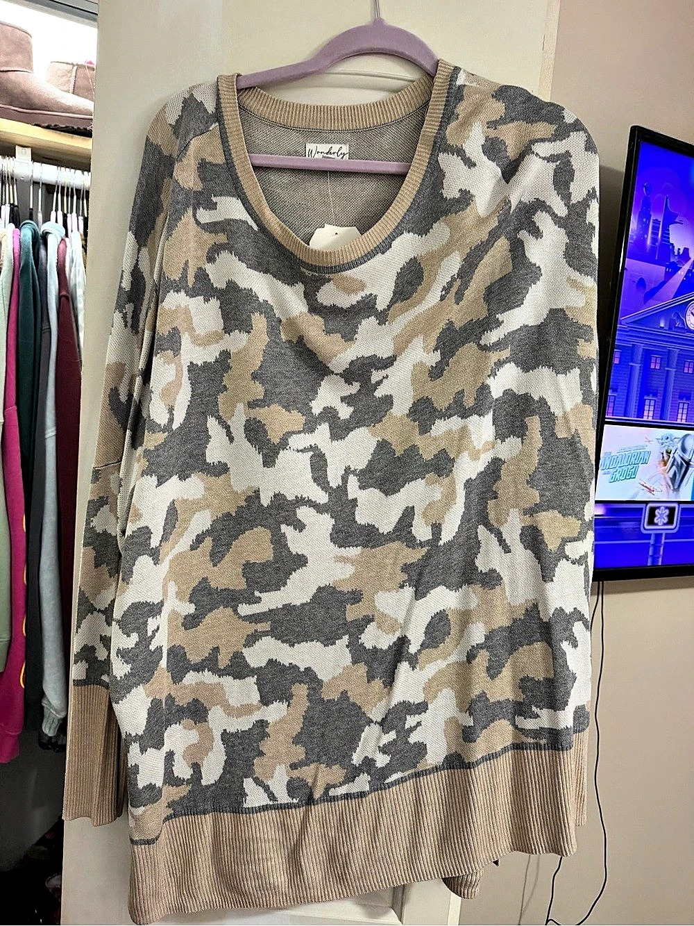Wonderly Camo Crewneck Sweater size XXL